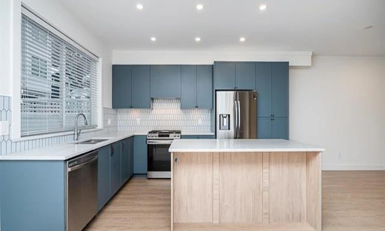 32-14355 62 Avenue