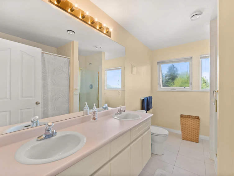 1575 Beach Grove Road, Delta, BC, V4L 1P2 - 25