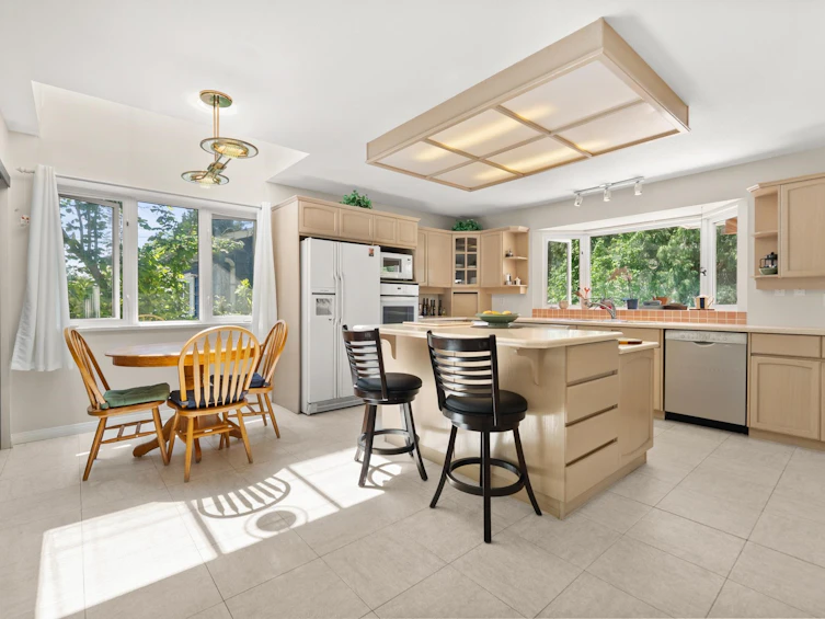 1575 Beach Grove Road, Delta, BC, V4L 1P2 - 12
