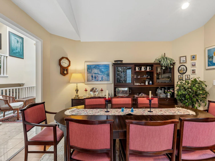 5180 Meadfeild Road, West Vancouver, BC, V7W 3B8 - 9