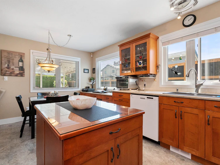 46118 Downes Avenue, Chilliwack, BC, V2R 2Y9 - 24