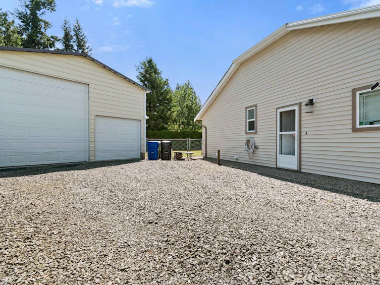 46118 Downes Avenue, Chilliwack, BC, V2R 2Y9 - 4