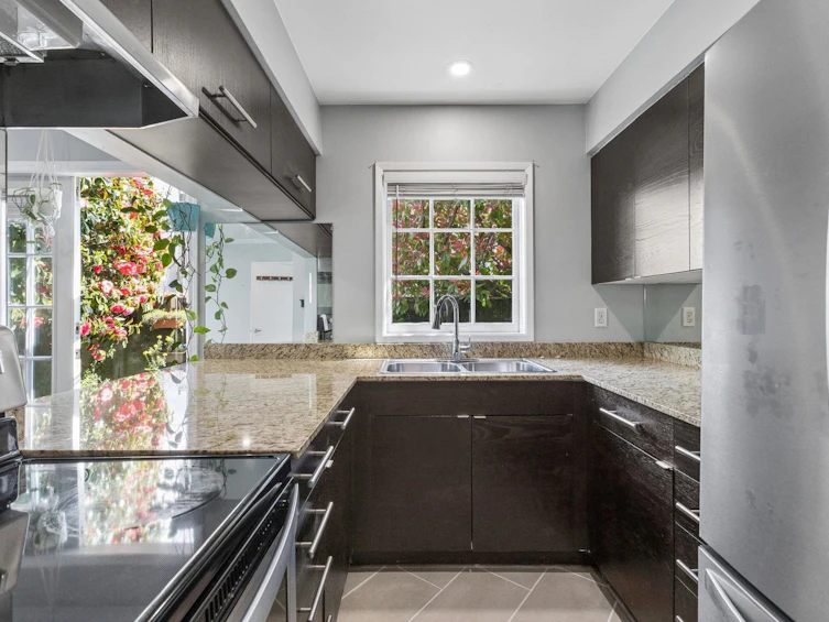102-120 W 17th Street, North Vancouver, BC, V7M 1V4 - 9