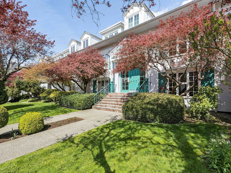 102 - 120 W 17th Street, North Vancouver BC V7M 1V4