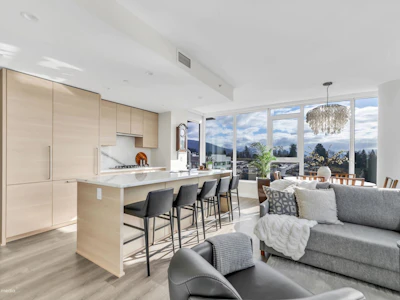 1404-305 Morrissey Road - 3