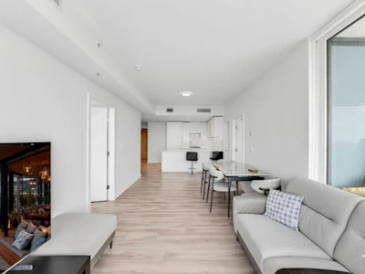 1809-6699 Dunblane Avenue - 3