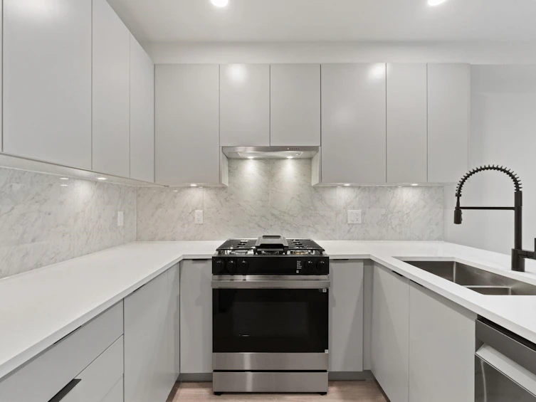 418-13258 105 Avenue, Surrey, BC, V3T 1Z2 - 3
