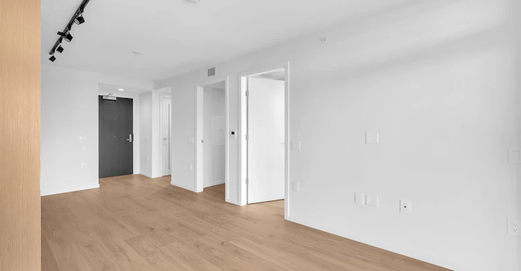 7XX-2729 Kingsway, Vancouver, BC, V5R 0M6 - 5