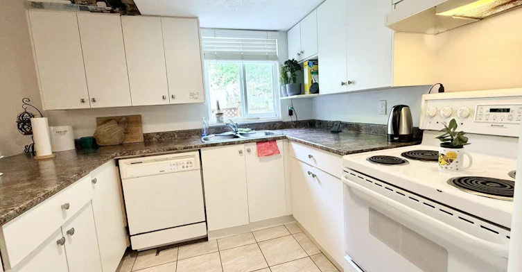 Ground Level-82xx 167a Street, Surrey, BC, V4N 3H5 - 4
