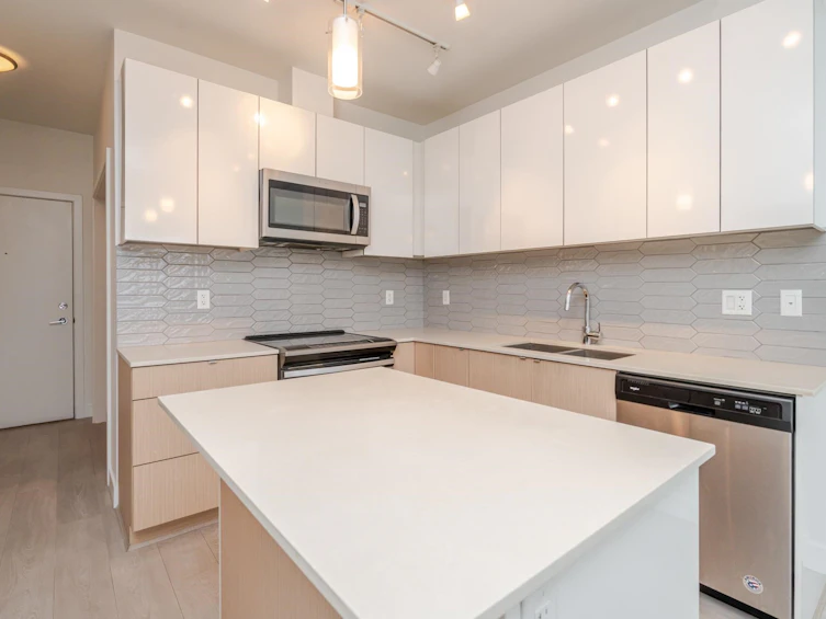 404-19567 64 Avenue, Surrey, BC, V3S 7H8 - 17