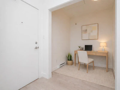 404-19567 64 Avenue - 3