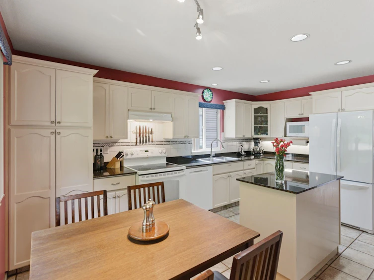 7935 Topper Drive, Mission, BC, V2V 6Z2 - 4