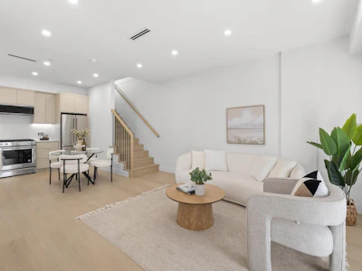 2133 E Pender Street - 3