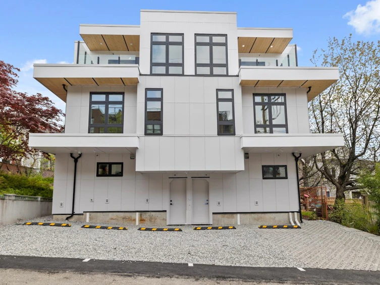 2133 E Pender Street, Vancouver, BC, V5L 1X3 - 26