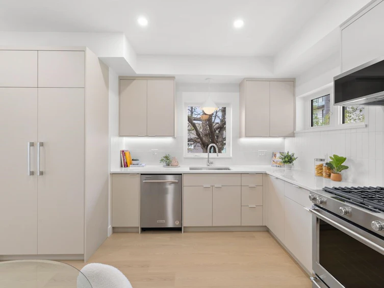 2133 E Pender Street, Vancouver, BC, V5L 1X3 - 11