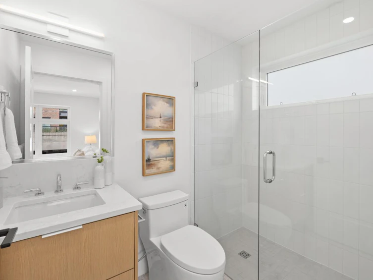 2133 E Pender Street, Vancouver, BC, V5L 1X3 - 15