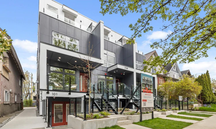 101-2135 E Pender Street