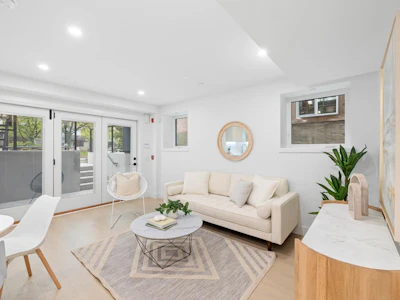 101-2135 E Pender Street - 4