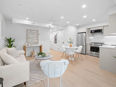 101-2135 E Pender Street - 2