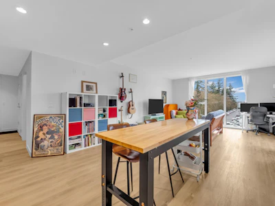 510-9888 University Crescent - 3