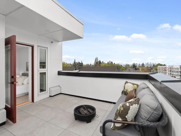 201-2135 E Pender Street, Vancouver, BC, V5L 1X3 - 21
