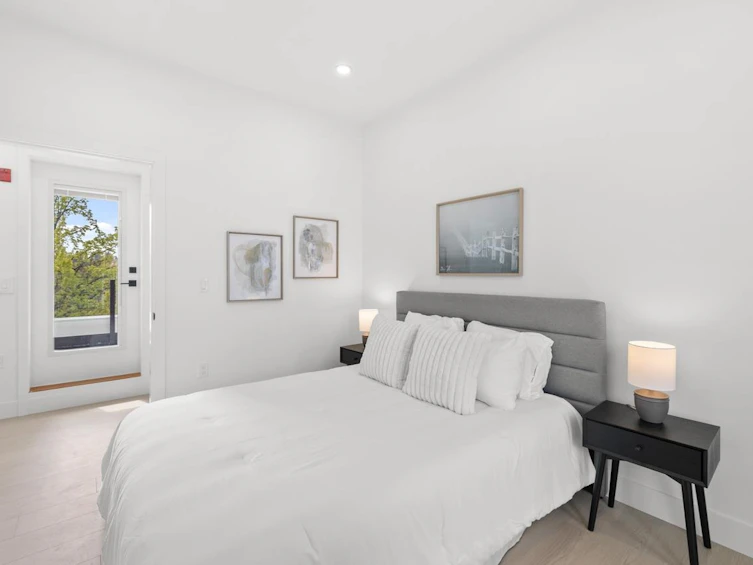 201-2135 E Pender Street, Vancouver, BC, V5L 1X3 - 19