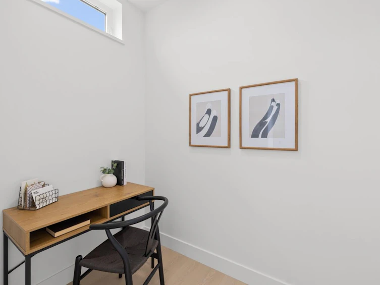 201-2135 E Pender Street, Vancouver, BC, V5L 1X3 - 23