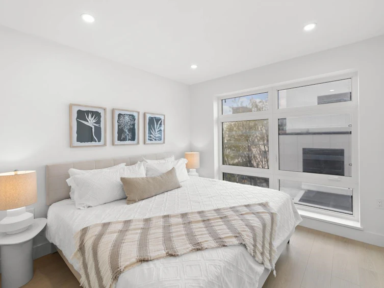 201-2135 E Pender Street, Vancouver, BC, V5L 1X3 - 12