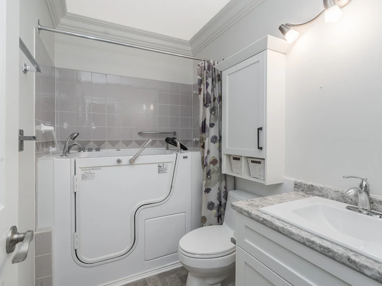 312-33030 George Ferguson Way, Abbotsford, BC, V2S 6Y2 - 24