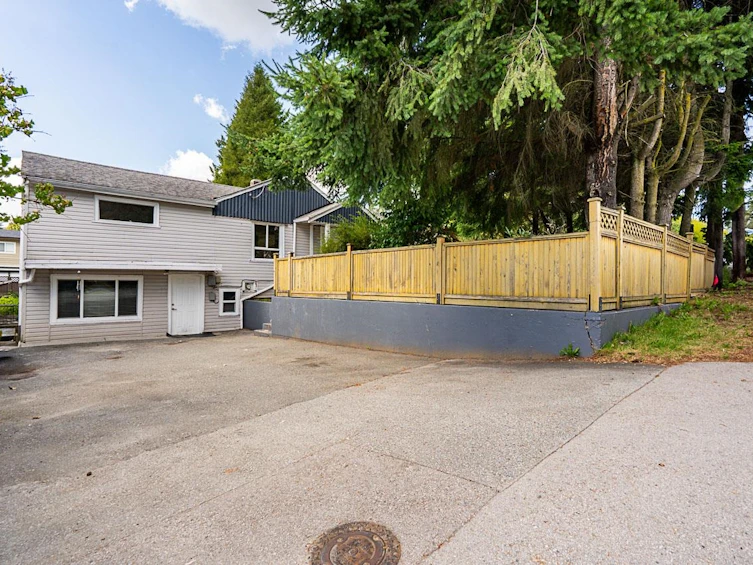 9893 132 Street, Surrey, BC, V3T 3S7 - 2