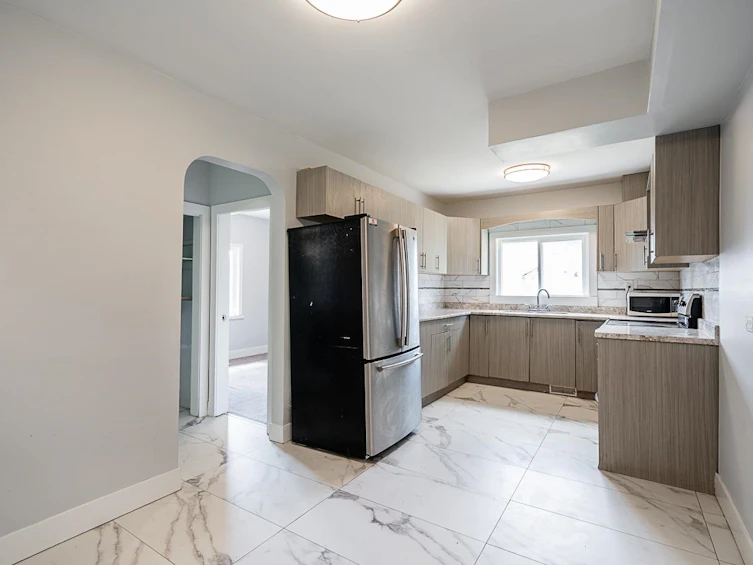 9893 132 Street, Surrey, BC, V3T 3S7 - 10