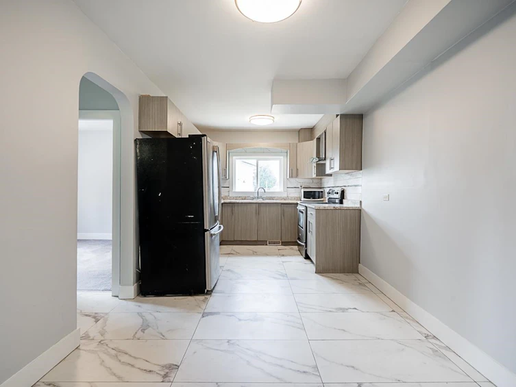 9893 132 Street, Surrey, BC, V3T 3S7 - 9