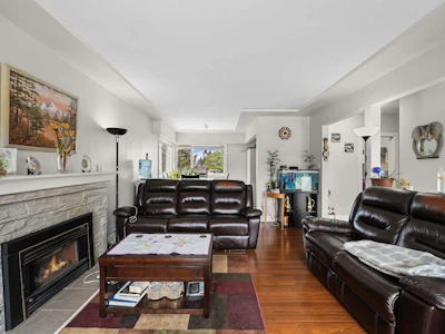 11181 90 Avenue - 3