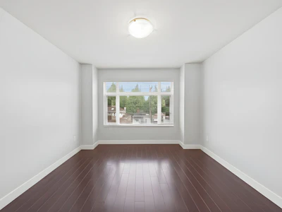 303-2745 E Hastings Street - 4