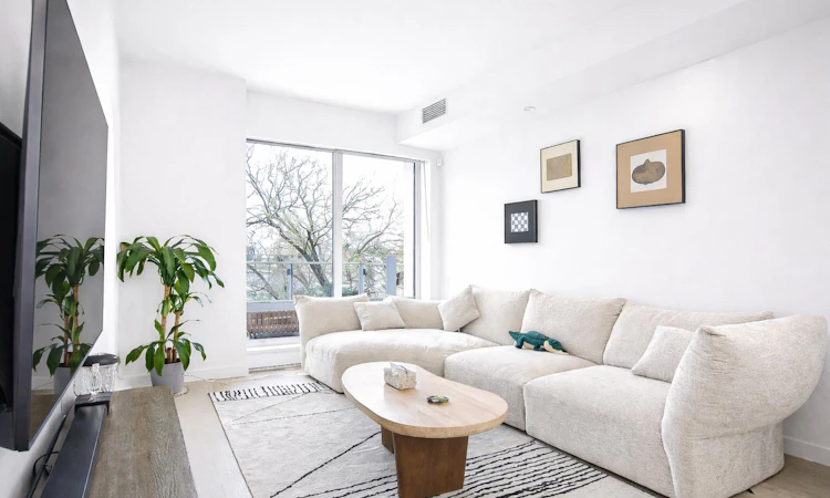 303-6833 Pearson Way