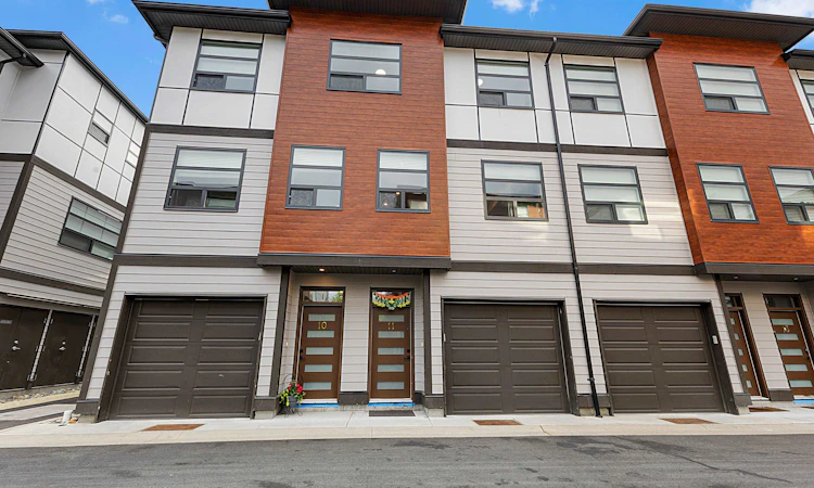 11-32970 Tunbridge Avenue