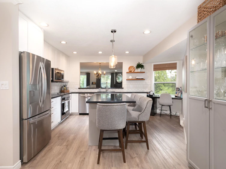 706-1500 Ostler Court, North Vancouver, BC, V7G 2S2 - 5