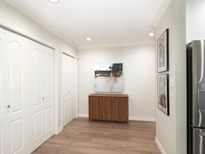 706-1500 Ostler Court - 3