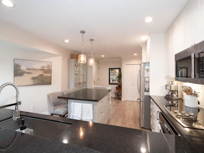706-1500 Ostler Court - 4
