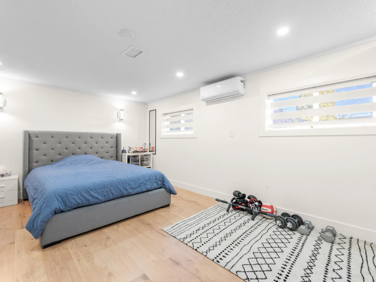 8649 11th Avenue, Burnaby, BC, V3N 2P9 - 13
