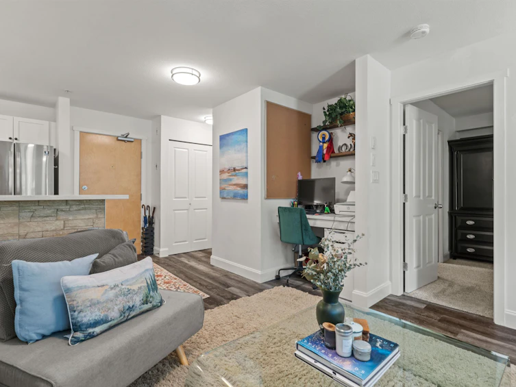 213-15 Smokey Smith Place, New Westminster, BC, V3L 5V7 - 7