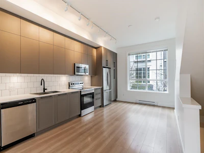 28-2838 Livingstone Avenue - 3