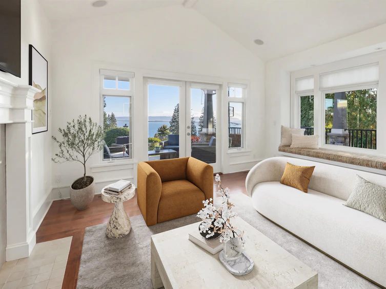 2623 Lawson Avenue, West Vancouver, BC, V7V 2G3