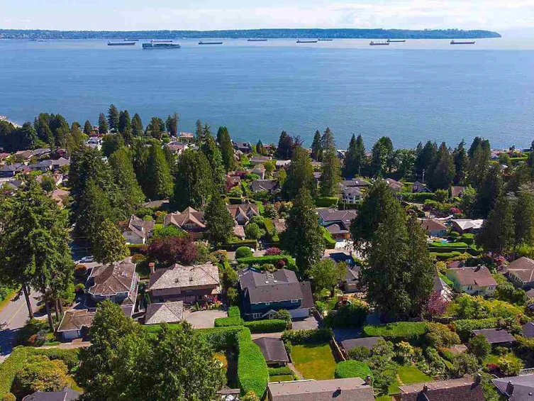 2623 Lawson Avenue, West Vancouver, BC, V7V 2G3 - 4