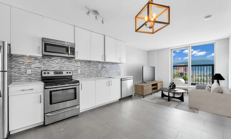 1011-66 W Cordova Street