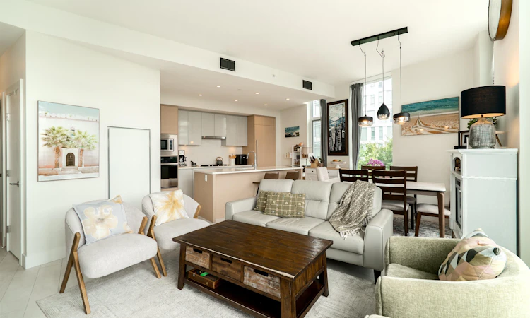 309-3438 Sawmill Crescent