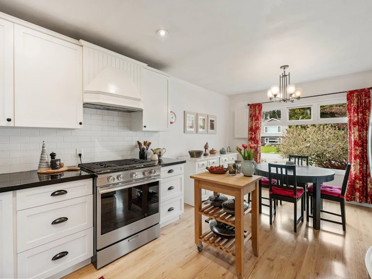 4970 Dogwood Lane, Delta, BC, V4M 1N2 - 4