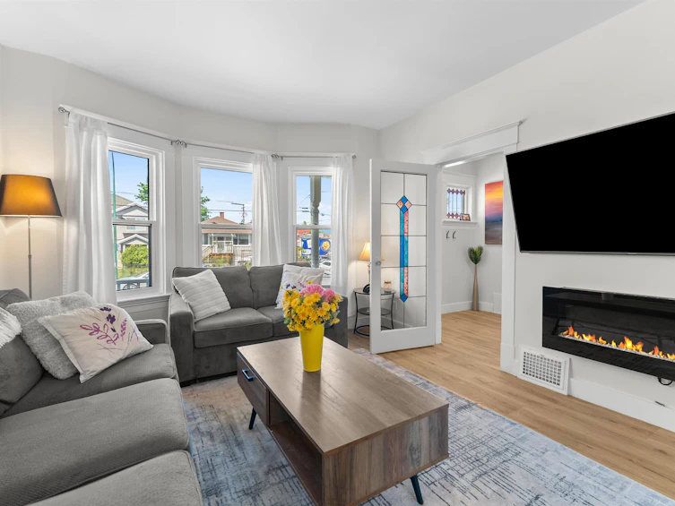 178 E King Edward Avenue, Vancouver, BC, V5V 2C1