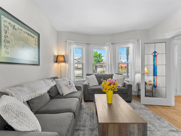 178 E King Edward Avenue, Vancouver, BC, V5V 2C1 - 2