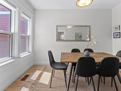 178 E King Edward Avenue - 5